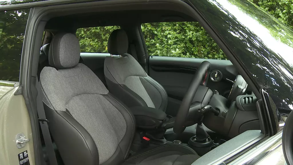 MINI Hatchback 1.5 Cooper Resolute Edition Premium Plus 3dr Auto